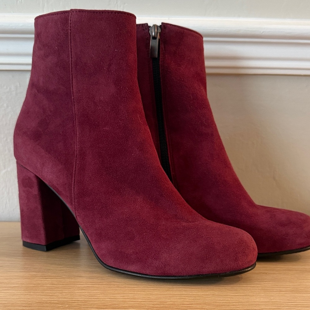 Vero Cuoio Burgundy Suede Ankle Boots NWOT women’s size 8.5